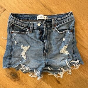 Abercrombie & Fitch High Rise Mom Shorts Distressed Frayed Hem